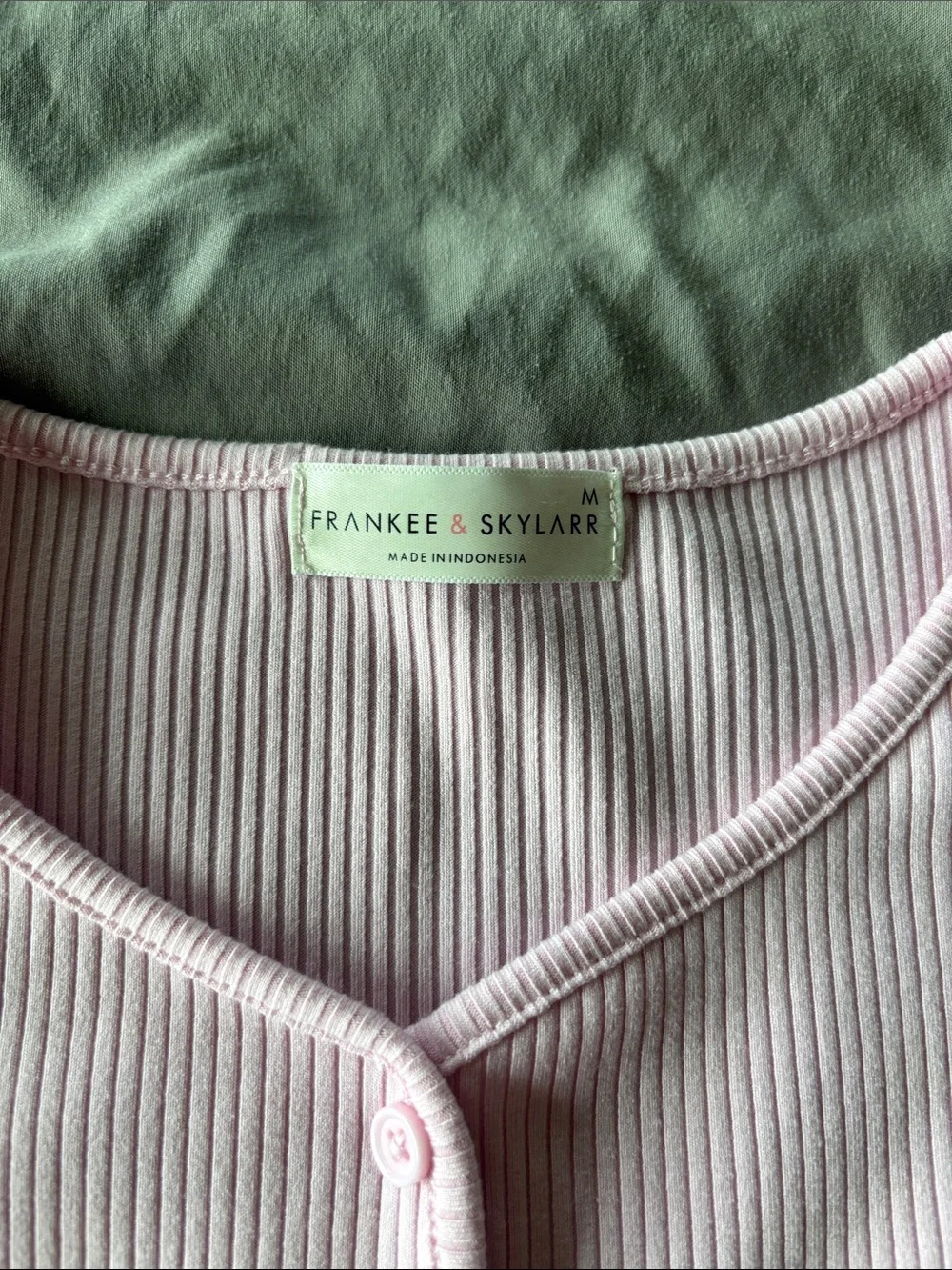 Light pink Ribbed Button-Front Tank Top - Picture 3 of 4